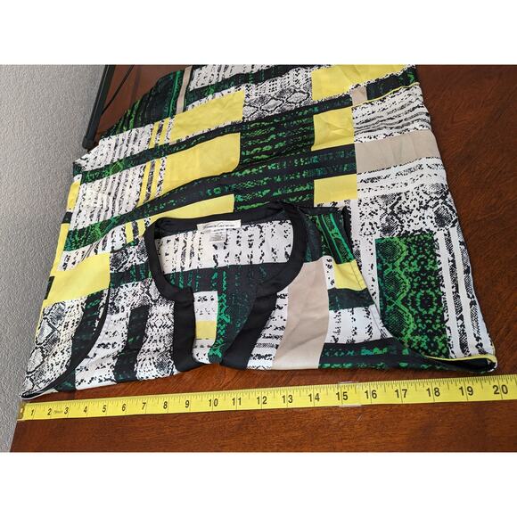 Kenneth Cole Satin Blouse M‎ Yellow Green Abstract V Neck Sleeveless Hi Low Hem - Picture 6 of 9